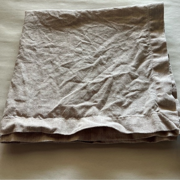 Unbranded Set of Two Oatmeal Tan Linen Napkins - Picture 12 of 13